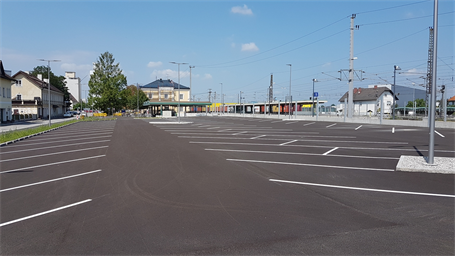 Foto für Park&Ride-Anlage am Bahnhof Enns kurz vor Fertigstellung