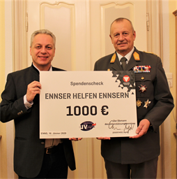 Foto für Der Unterstützungsverein der Heeresunteroffiziersakademie übergibt großzügige Spende an "Ennser helfen Ennsern"